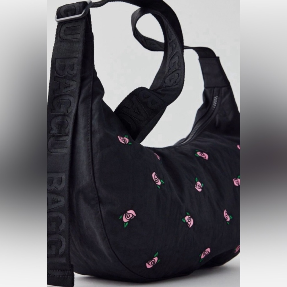 BAGGU Black Shoulder Bag with Pink Floral Accents